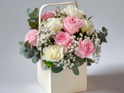 Композиция в сумочке «Сладкий сюрприз»