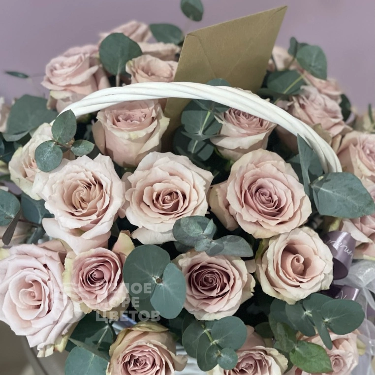 Корзина из 23 роз