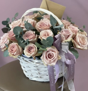 Корзина из 23 роз