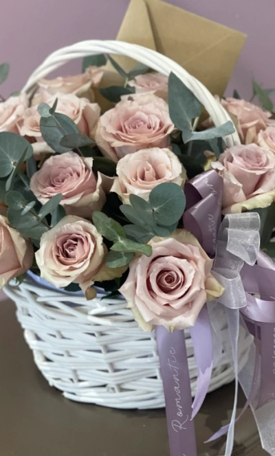 Корзина из 23 роз