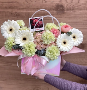 Композиция в сумочке Фисташковый десерт