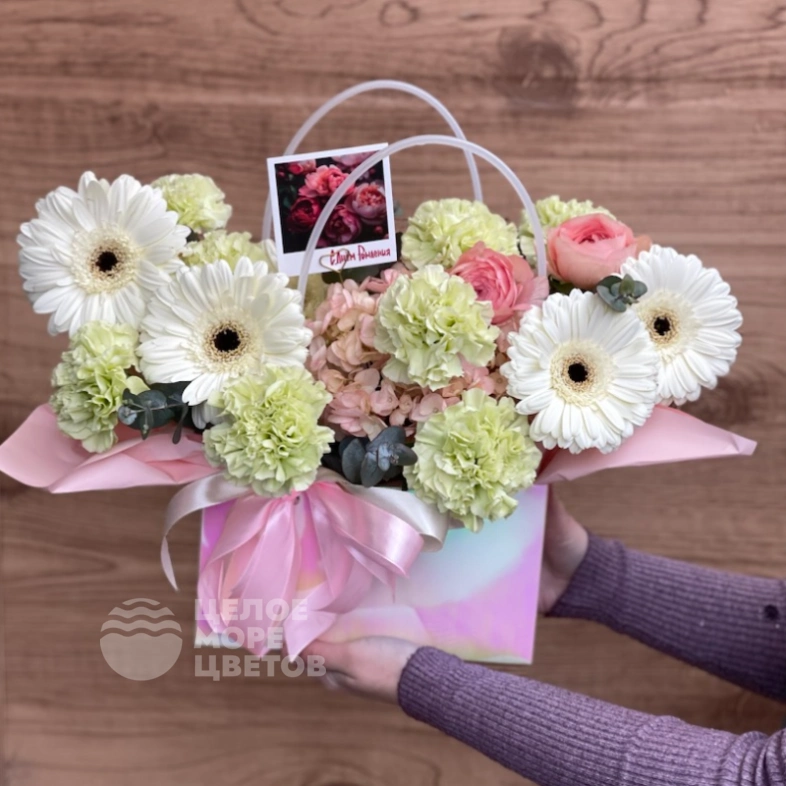 Композиция в сумочке Фисташковый десерт