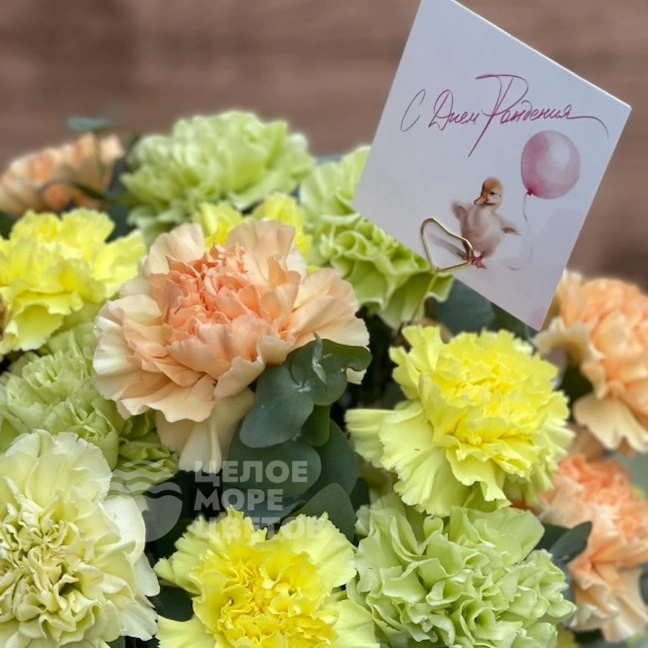 Шляпная коробка с диантусами