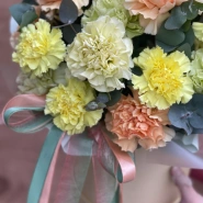 Шляпная коробка с диантусами 2