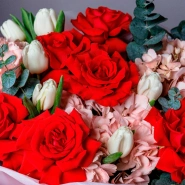 Букет с гортензиями и французскими розами 2