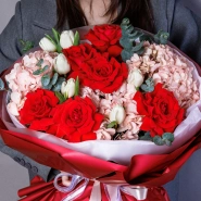 Букет с гортензиями и французскими розами 0