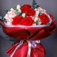 Букет с гортензиями и французскими розами 3