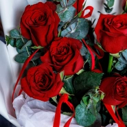 Букет красных роз &laquo;Аленький цветочек&raquo; 2