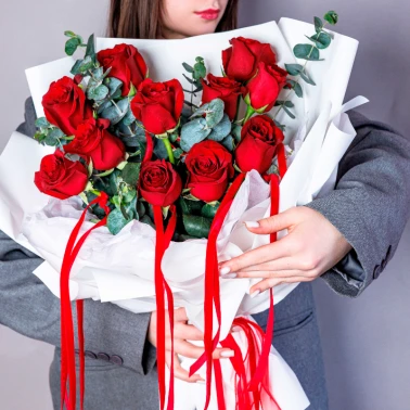 Букет красных роз «Аленький цветочек»