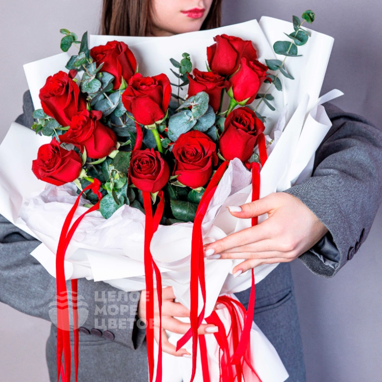 Букет красных роз &laquo;Аленький цветочек&raquo;