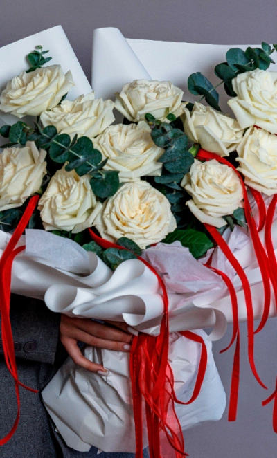 Букет из белых роз «Нить любви»