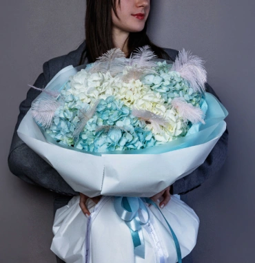 Букет «Анна Павлова» с гортензиями 