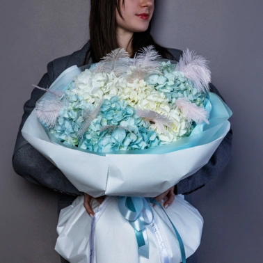 Букет «Анна Павлова» с гортензиями 