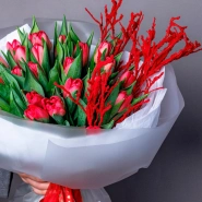 Букет с тюльпанами &laquo;Красная смородина&raquo; 1