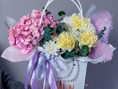 Композиция в сумочке «Лимонный пай»