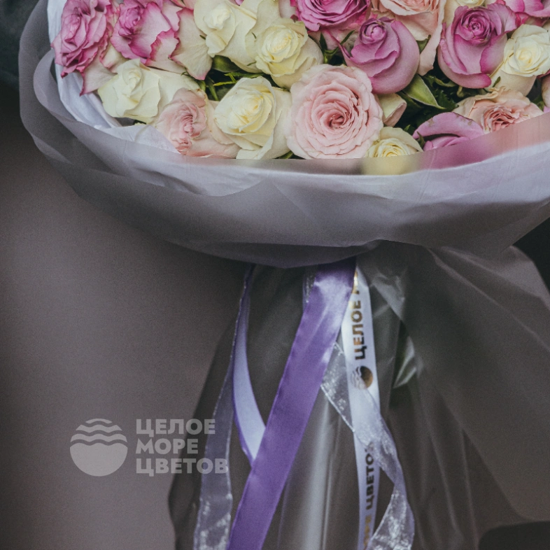 Букет из нежных розочек 51 шт