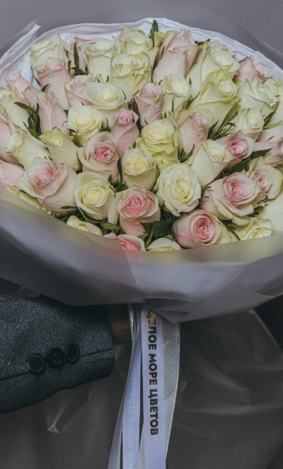 Букет «Нежные обьятия » из 51 кенийской розы