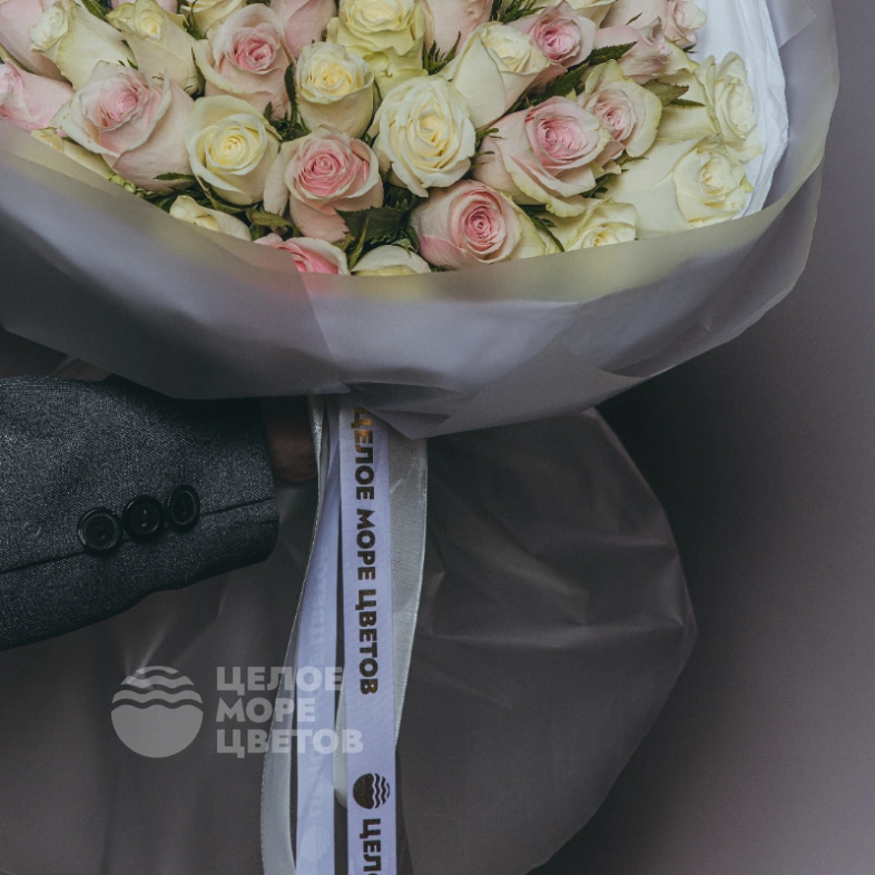 Букет &laquo;Нежные обьятия &raquo; из 51 кенийской розы
