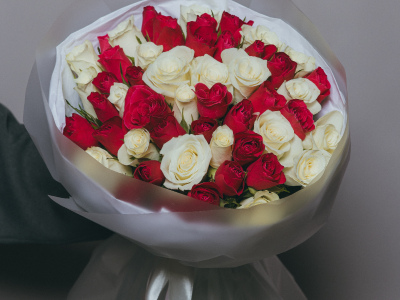 Букет из 51 розы Кения «Малинка»