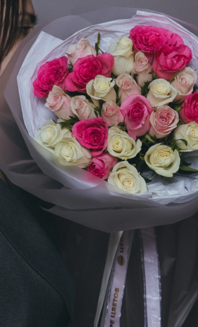 Букет из кенийской розы 25 шт розово-белый микс