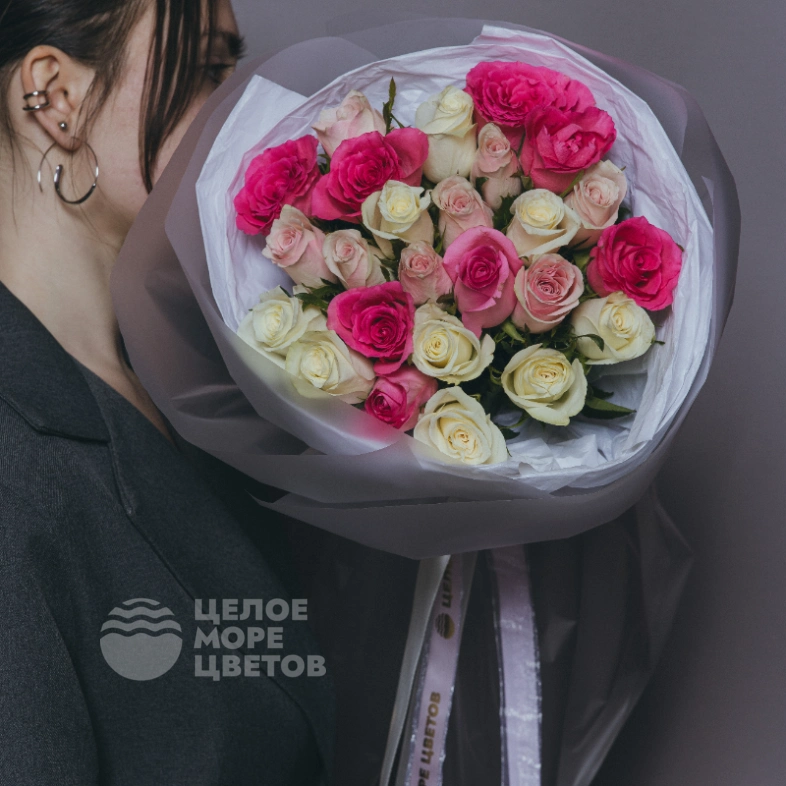 Букет из кенийской розы 25 шт розово-белый микс