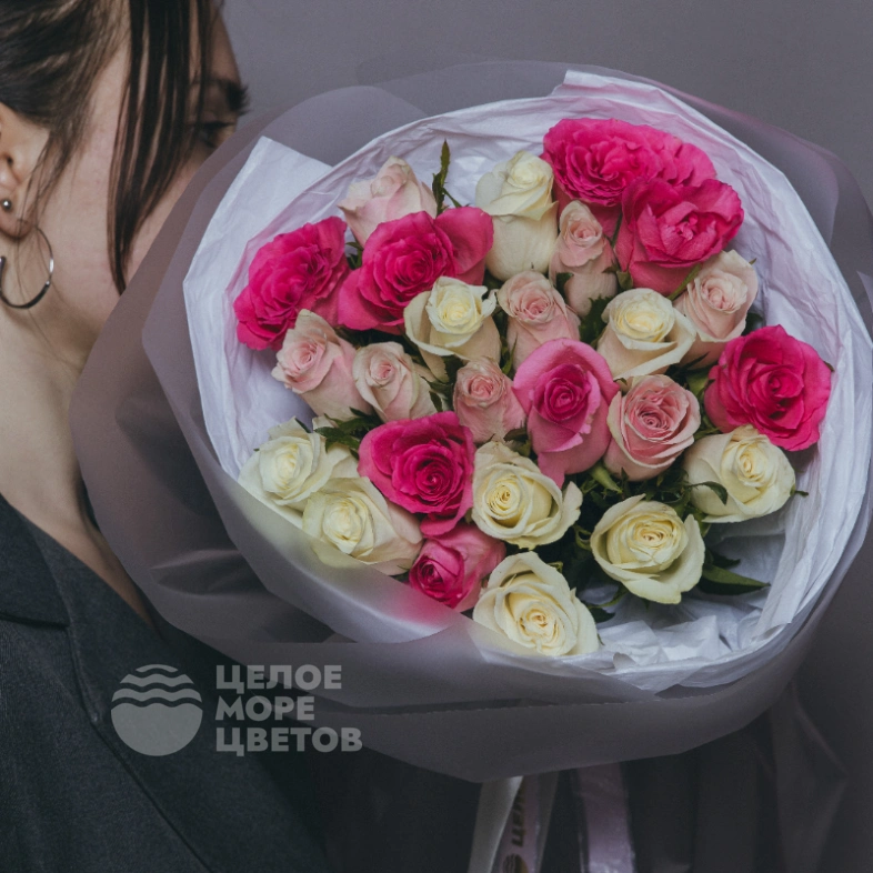 Букет из кенийской розы 25 шт розово-белый микс
