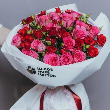 Букет из кустовых роз 