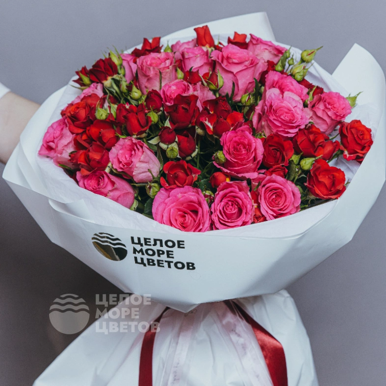 Букет из кустовых роз 