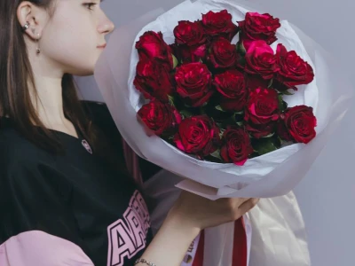 Букет из 15 роз «Ред пантер»