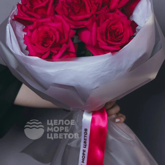 Букет из 5 малиновых французских роз 