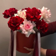 Композиция с французскими розами &laquo;Краски любви&raquo;  0