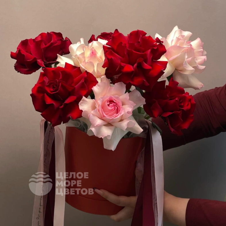 Композиция с французскими розами &laquo;Краски любви&raquo; 