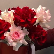 Композиция с французскими розами &laquo;Краски любви&raquo;  2