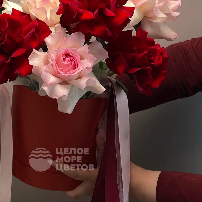 Композиция с французскими розами &laquo;Краски любви&raquo; 