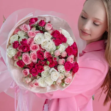Букет из кустовых розочек