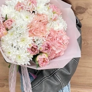 Букет Нежные чувства с гортензией и пионами  2
