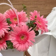 Сумочка с герберами и эвкалиптом  3