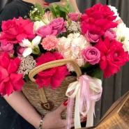 Корзина с французскими розами и гортензиями  3