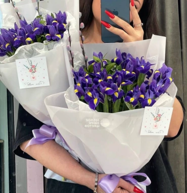 Букет с ирисами 