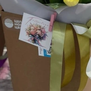 Букет из 21 тюльпана микс в коробке  2