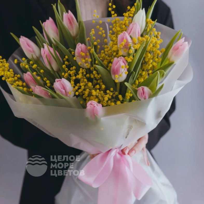 Букет с тюльпанами и мимозой 