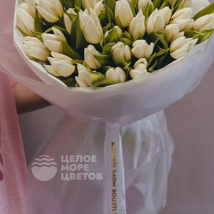 Букет из 51 тюльпана белого цвета 