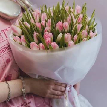 Букет из 51 розового тюльпана 