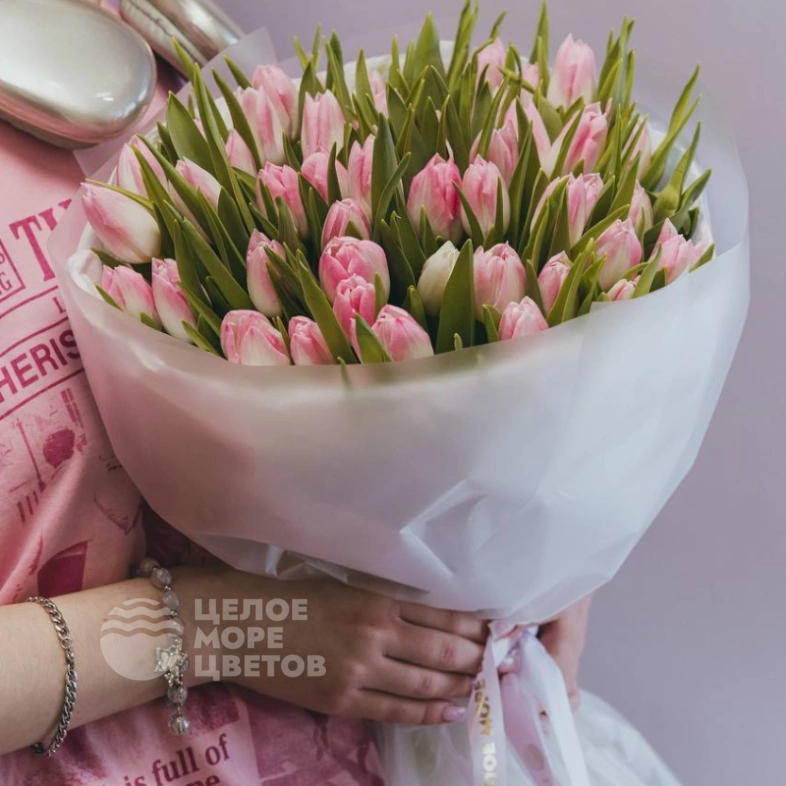 Букет из 51 розового тюльпана 