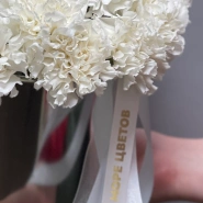 Композиция с диантусами в металлическом кашпо  2