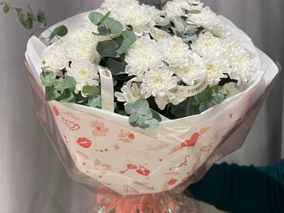 Букет из хризантем «Светлая искра»