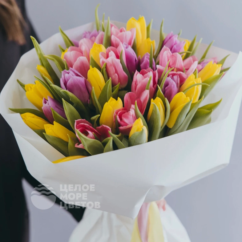 Букет из тюльпанов микс &laquo;Аромат любви&raquo;