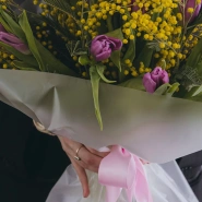 Букет с 15 тюльпанами и мимозой  2