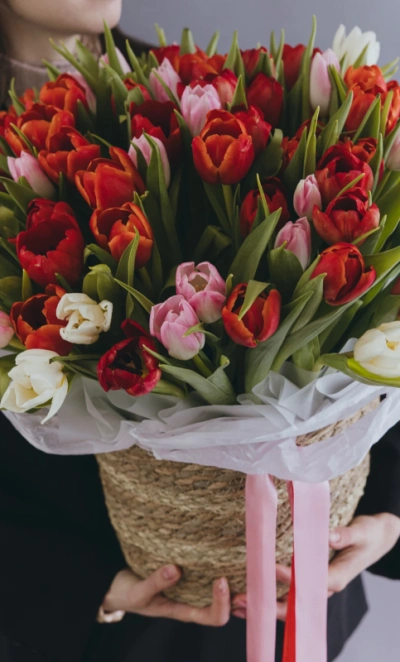 Корзина «Весенний поцелуй»