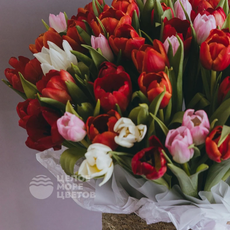 Корзина &laquo;Весенний поцелуй&raquo;